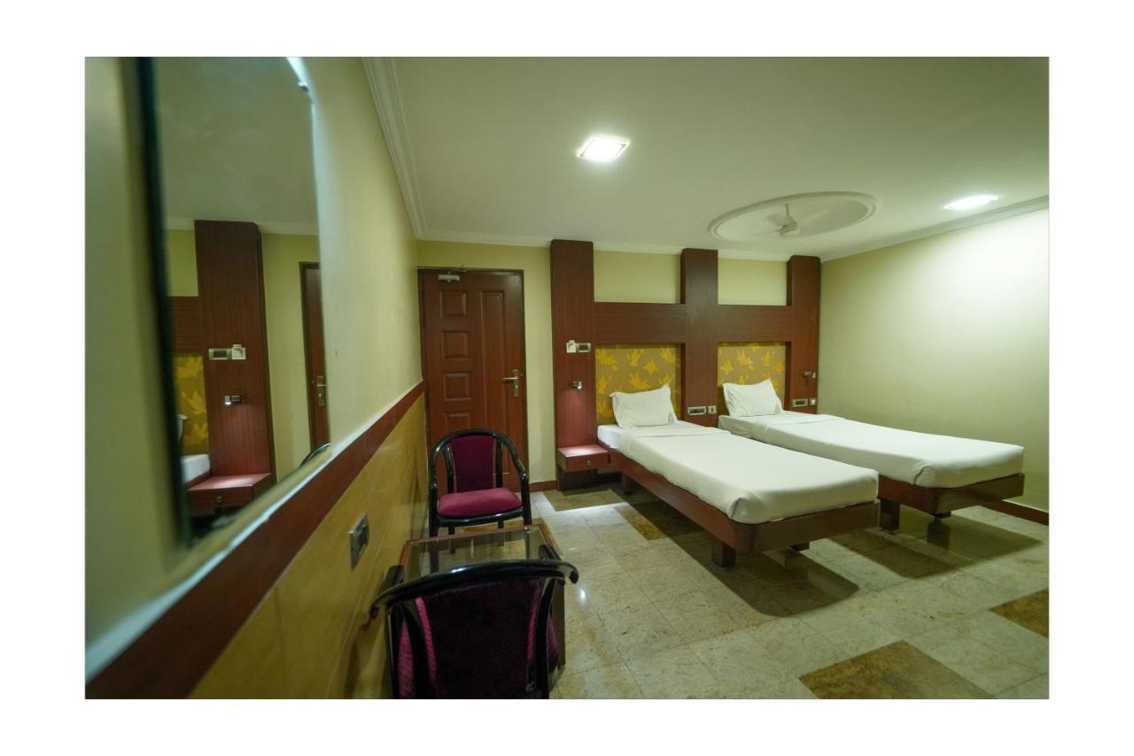 Everestparkresidency Hotel Tiruchirappalli Bagian luar foto