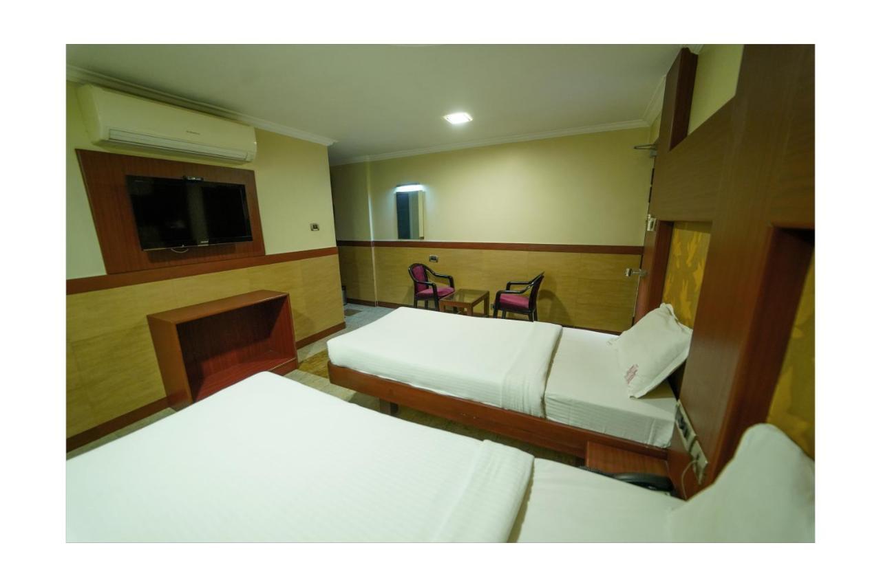 Everestparkresidency Hotel Tiruchirappalli Bagian luar foto