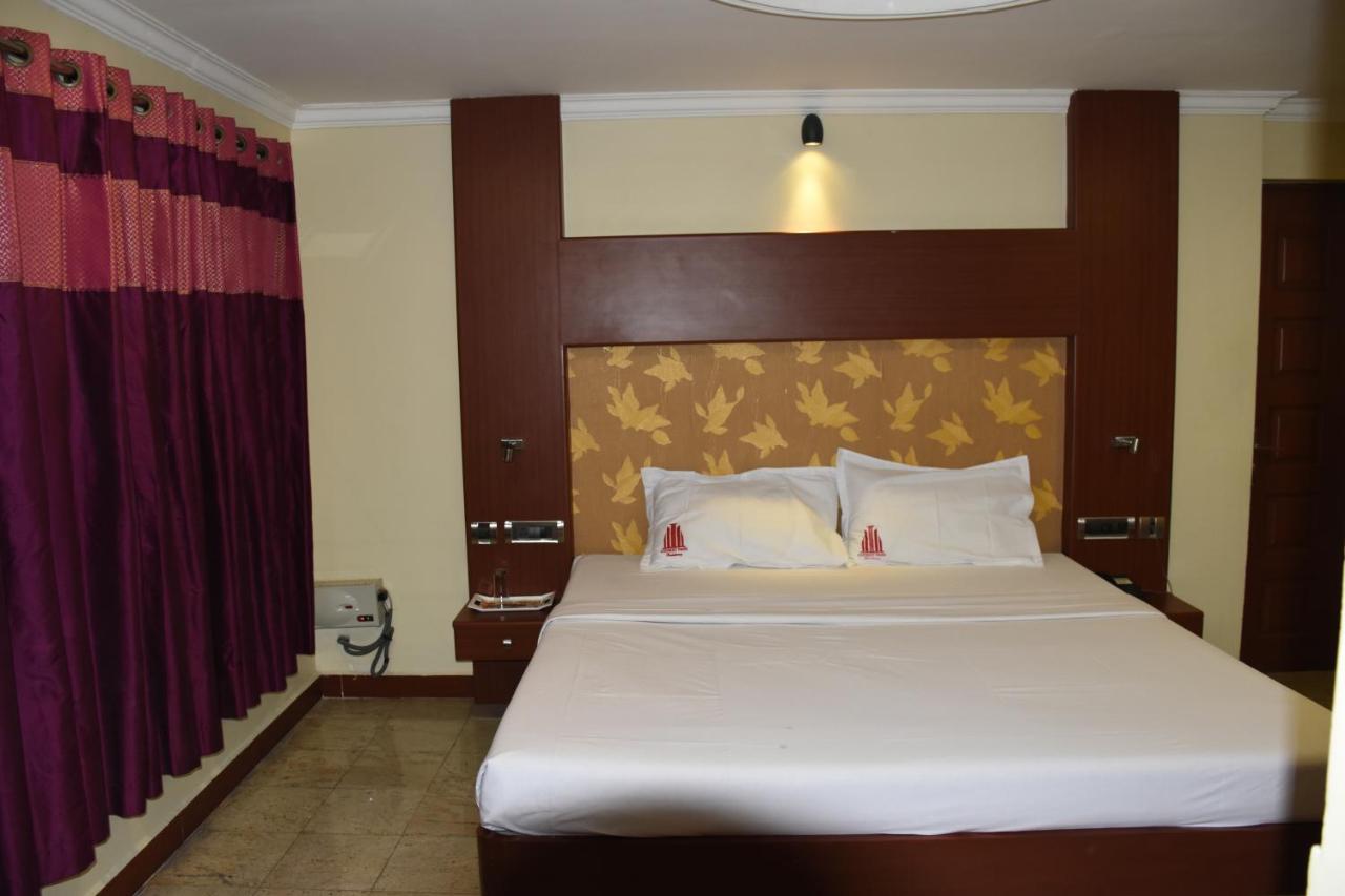 Everestparkresidency Hotel Tiruchirappalli Bagian luar foto