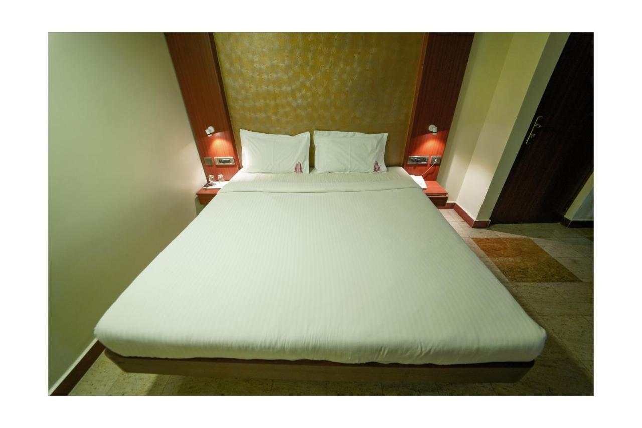 Everestparkresidency Hotel Tiruchirappalli Bagian luar foto