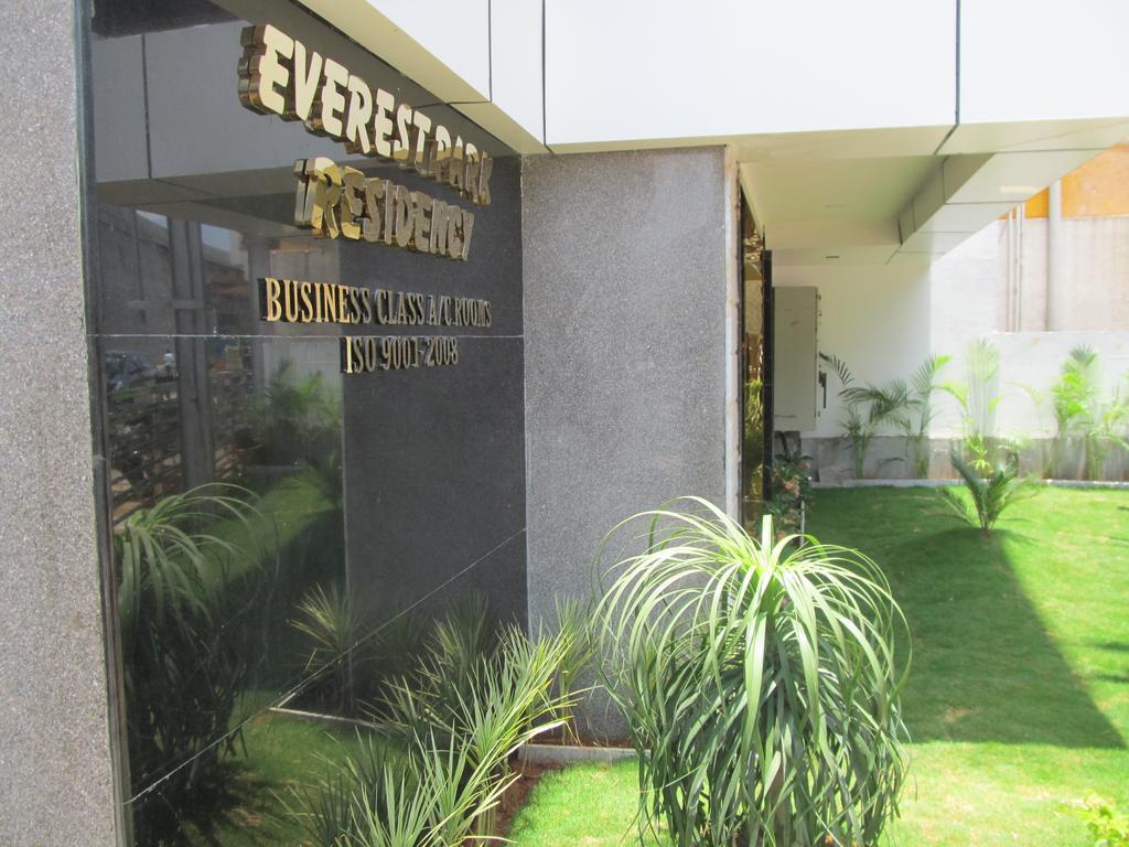 Everestparkresidency Hotel Tiruchirappalli Bagian luar foto