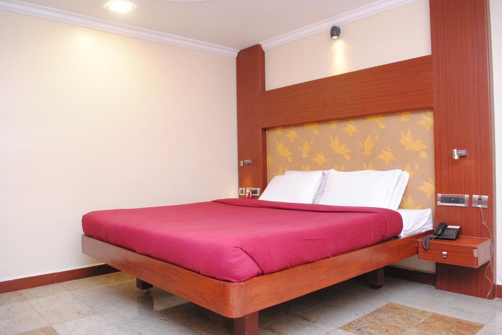 Everestparkresidency Hotel Tiruchirappalli Ruang foto