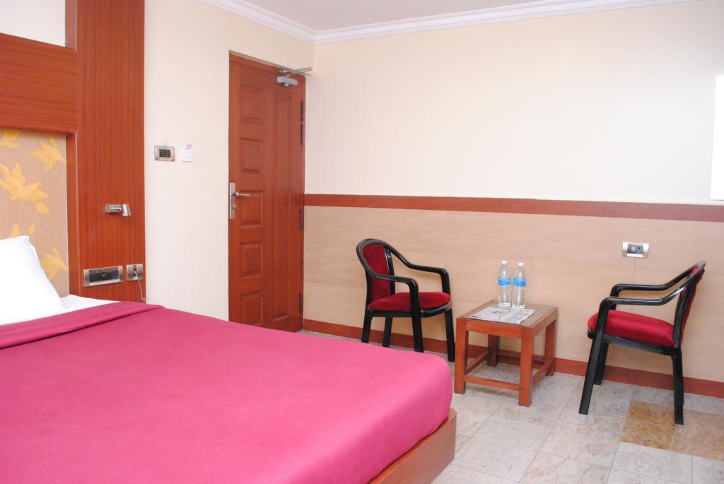 Everestparkresidency Hotel Tiruchirappalli Ruang foto