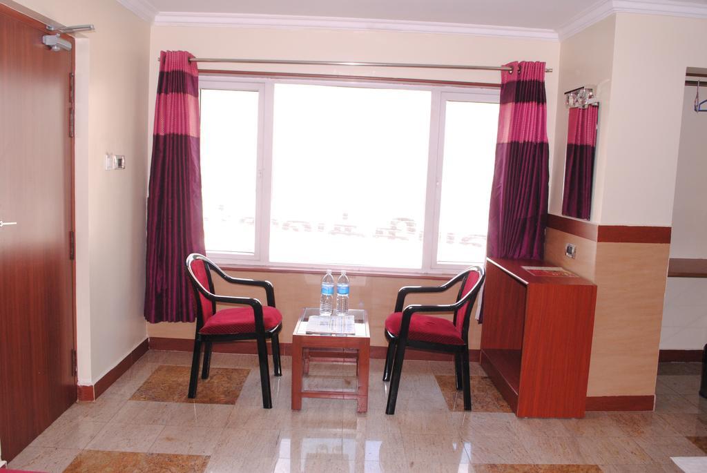 Everestparkresidency Hotel Tiruchirappalli Ruang foto