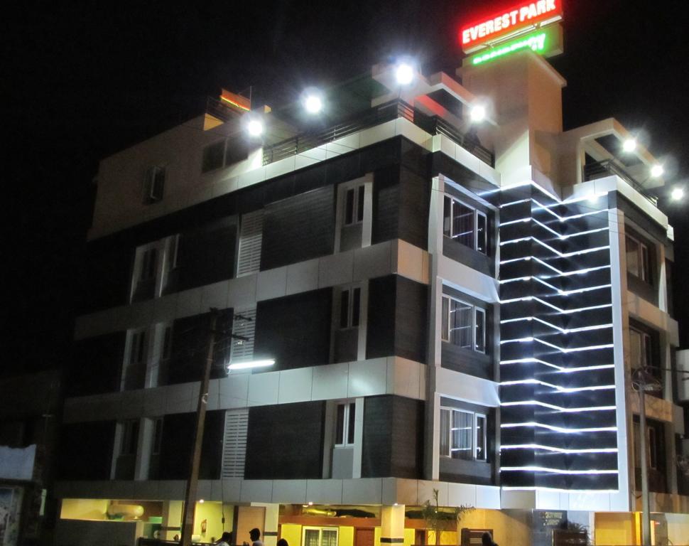 Everestparkresidency Hotel Tiruchirappalli Bagian luar foto